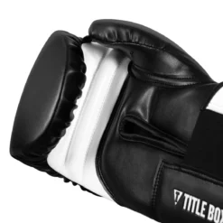 TITLE Boxing Swift Bag Boxing Gloves