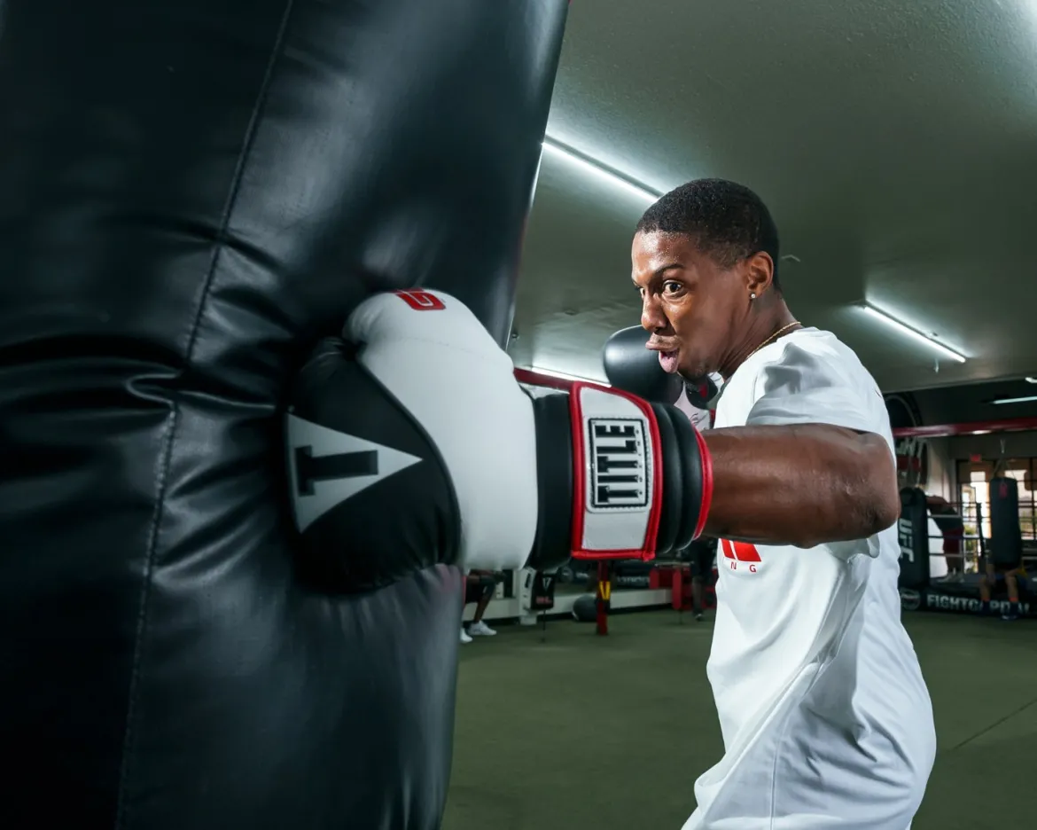 TITLE GEL Suspense Training Gloves